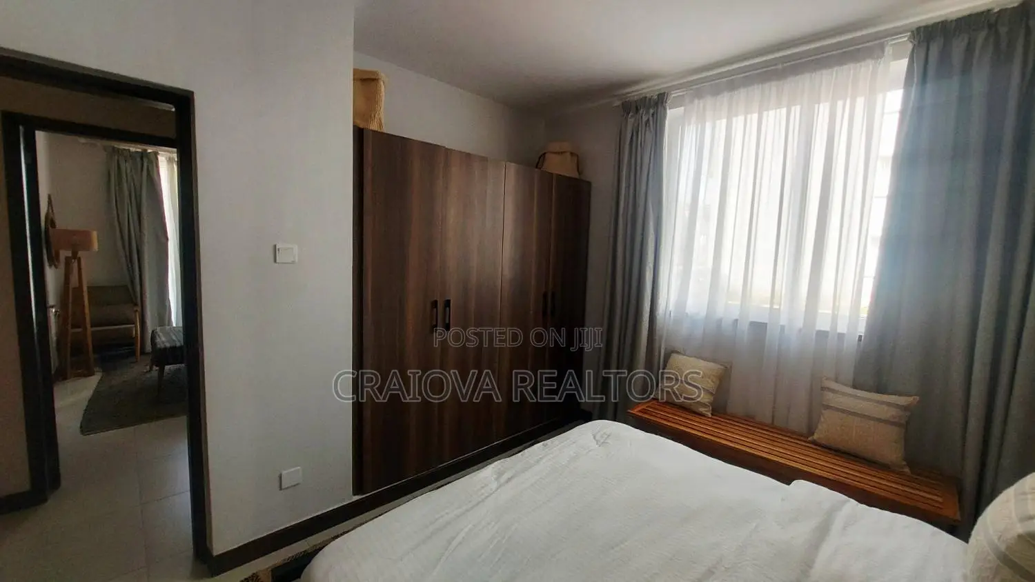 3bdrm Apartment in Gateway Mall Area for sale