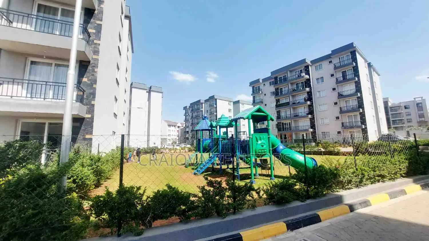 3bdrm Apartment in Gateway Mall Area for sale