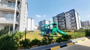 3bdrm Apartment in Gateway Mall Area for sale