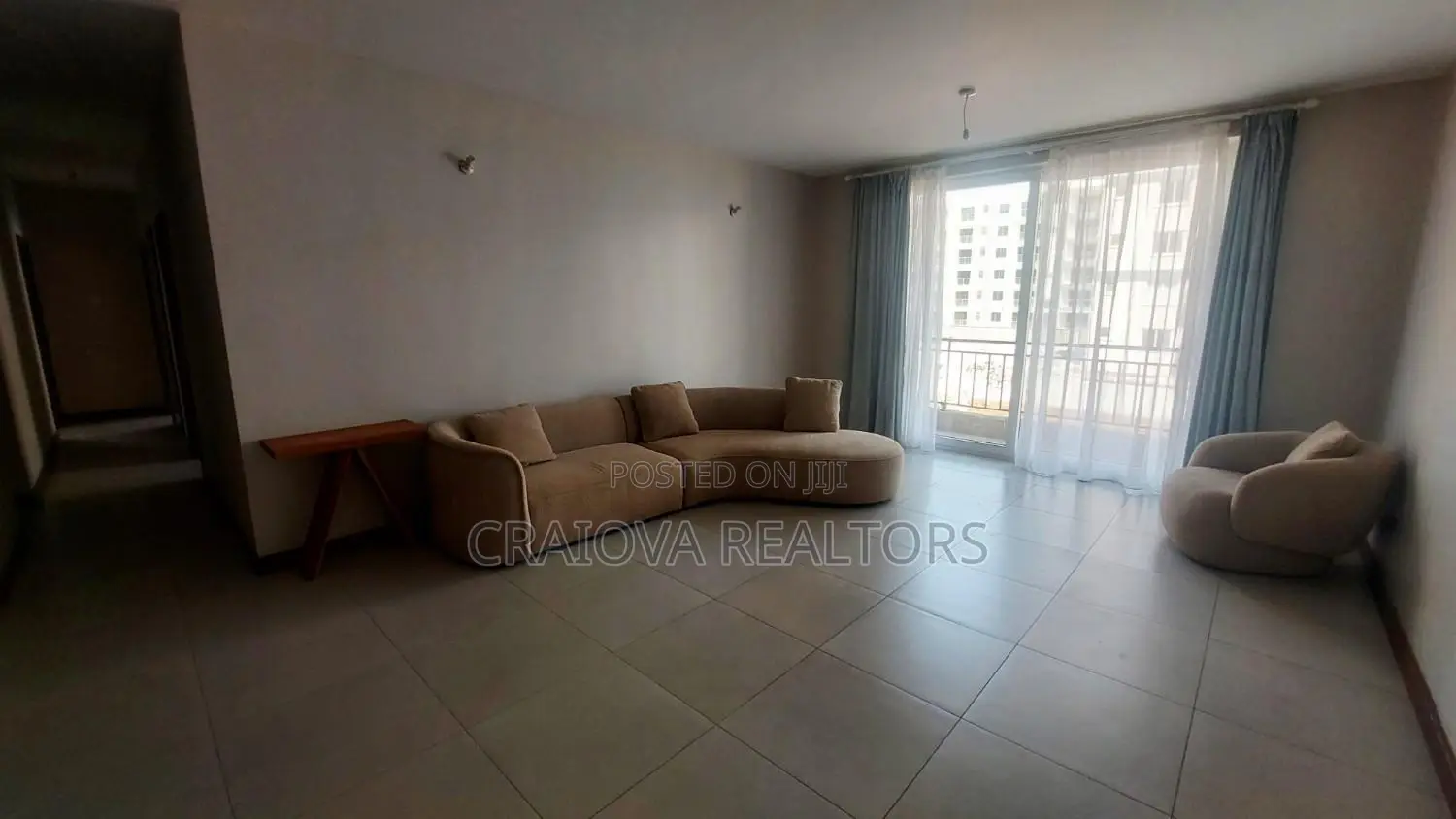 3bdrm Apartment in Gateway Mall Area for sale