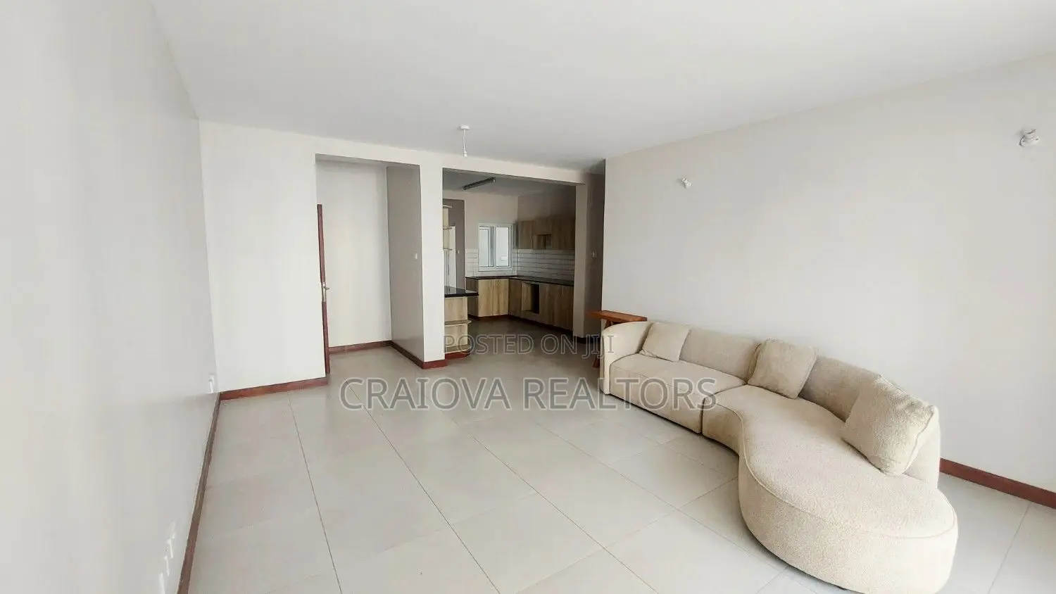 3bdrm Apartment in Gateway Mall Area for sale