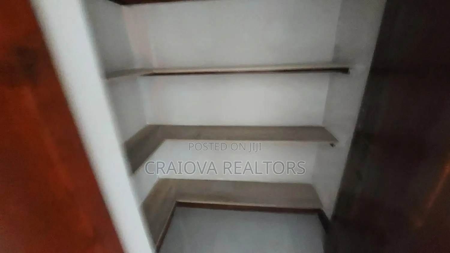 3bdrm Apartment in Gateway Mall Area for sale