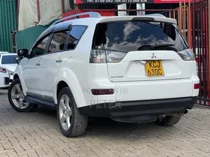 Mitsubishi Outlander 2010 White