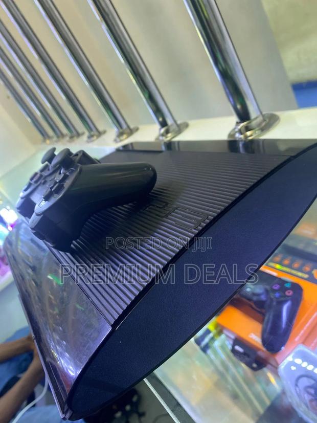 Ps3 Chipped With 13games All Cables on Board.