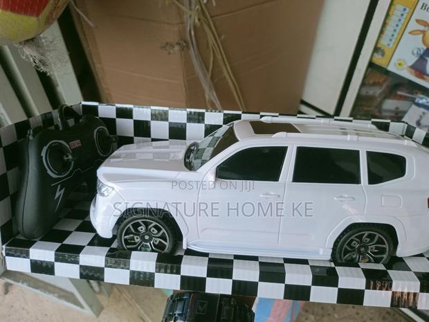 Landcruiser Remote Controlled Toy Car - thumbnail 4