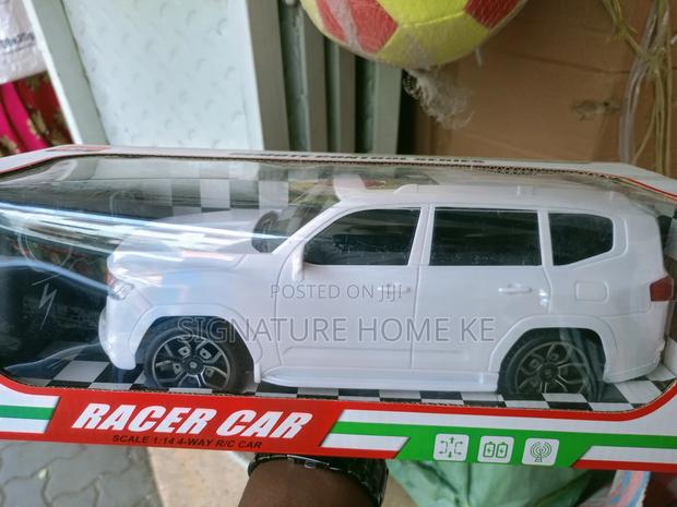 Landcruiser Remote Controlled Toy Car - thumbnail 5