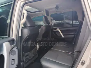 Toyota Land Cruiser Prado 2018 Gray