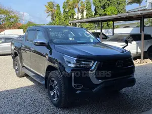 Toyota Hilux 2021 Black