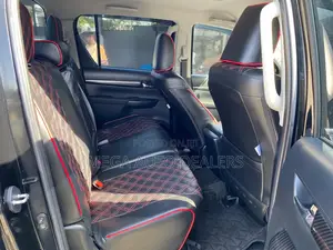 Toyota Hilux 2021 Black