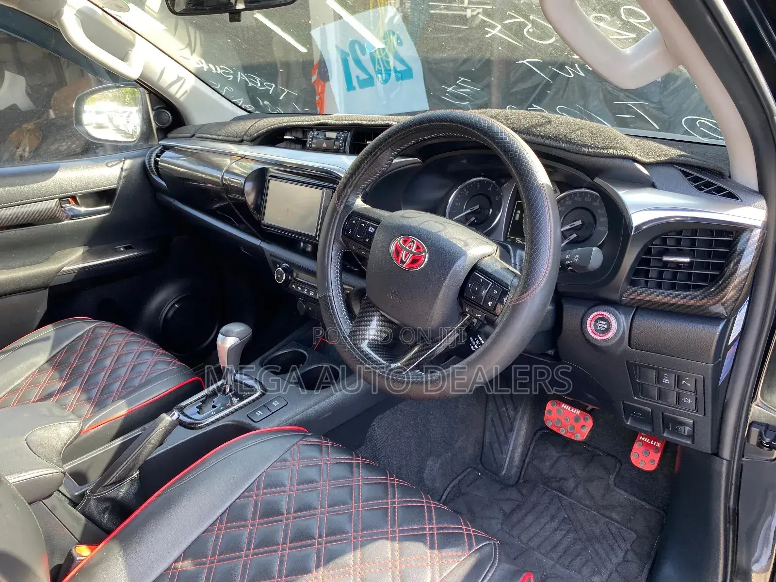 Toyota Hilux 2021 Black