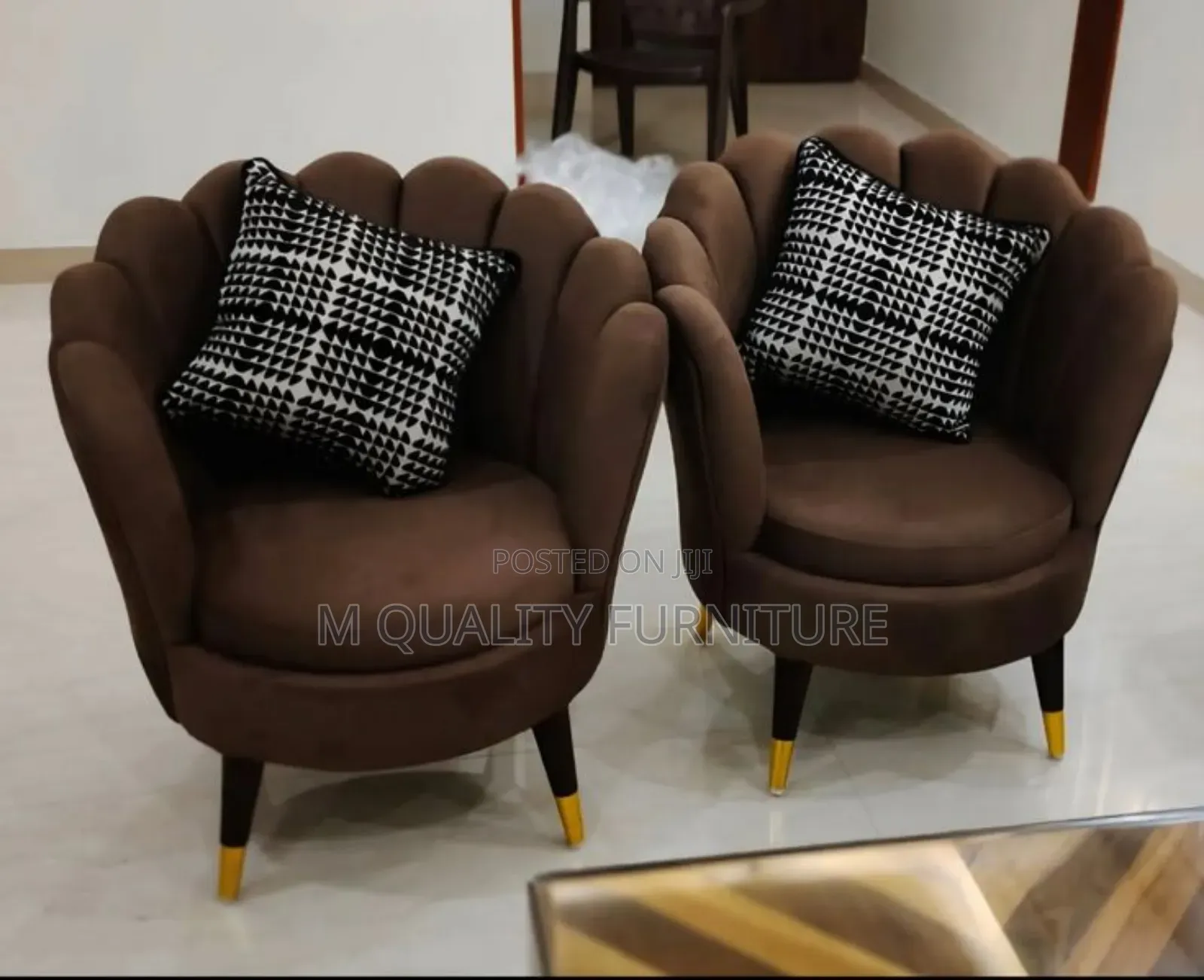 Brown Quality King Chair