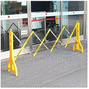 Heavy Duty Reflective Plastic Gate For Area Restrictions