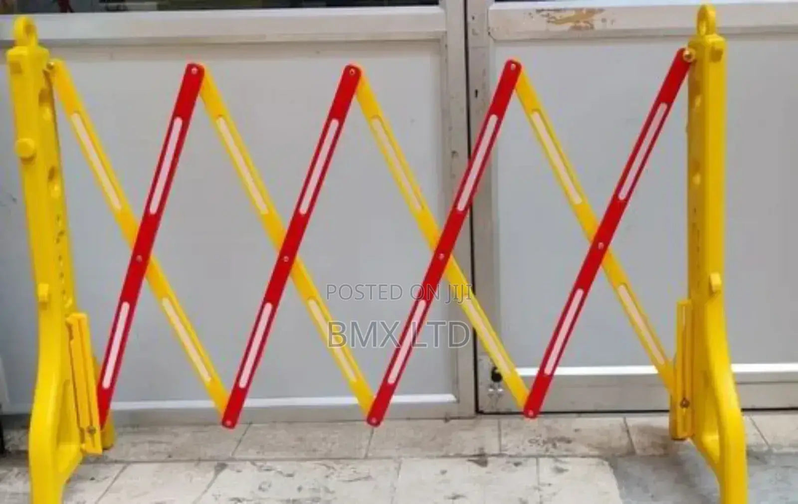 Portable Road Safety Expandable Barrier For Quick Set Up