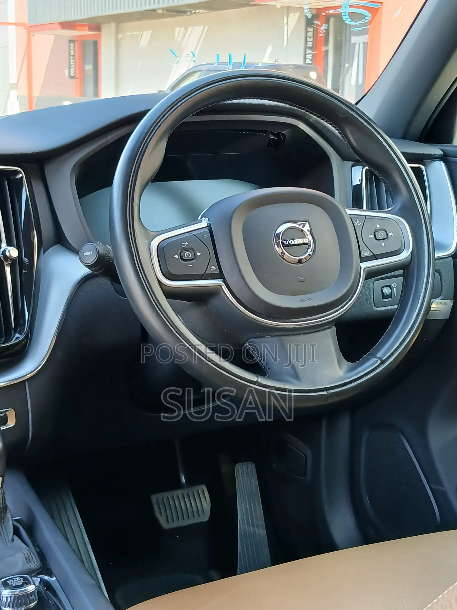 Volvo XC60 T5 Momentum AWD 2018 White