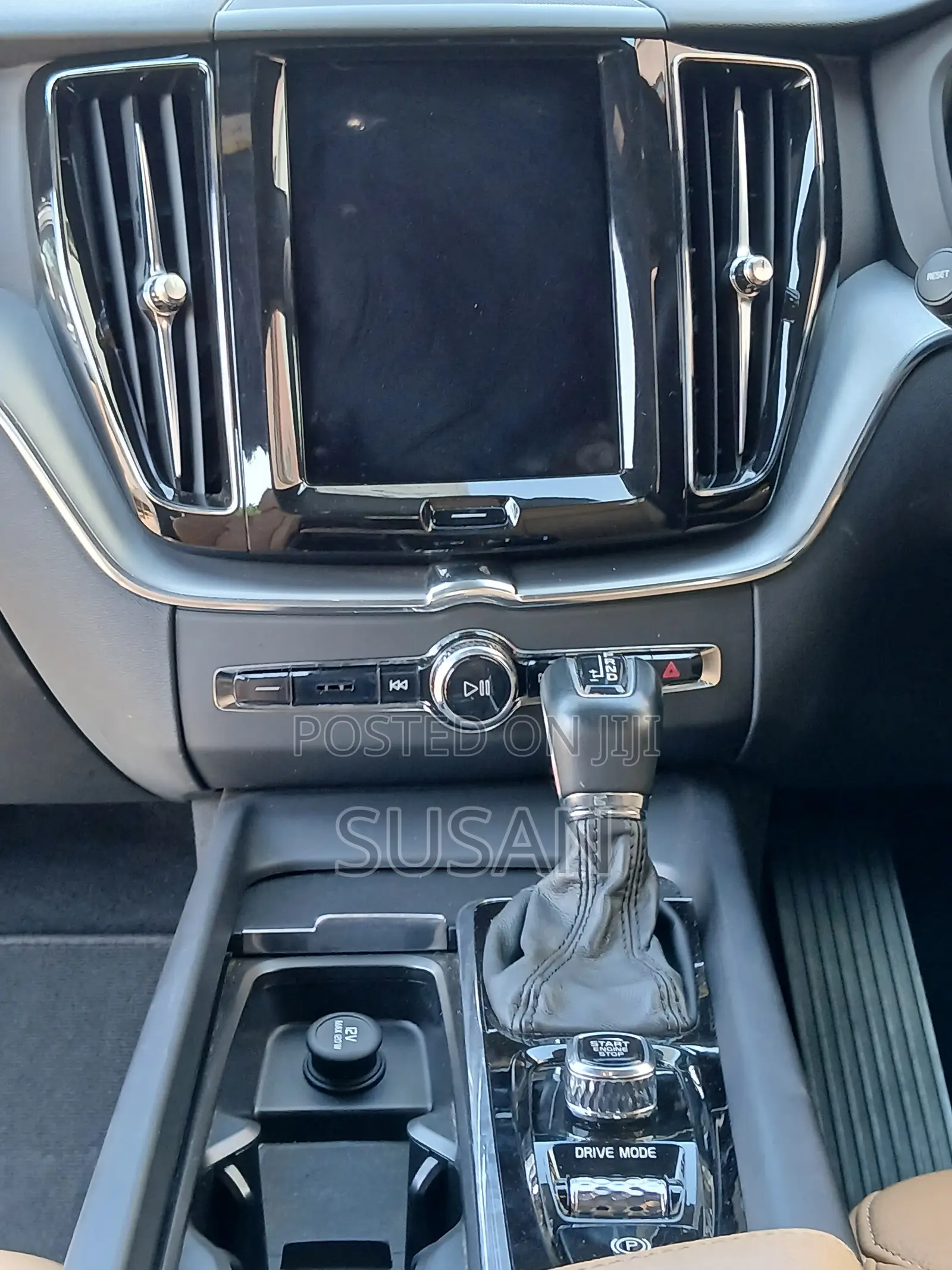 Volvo XC60 T5 Momentum AWD 2018 White