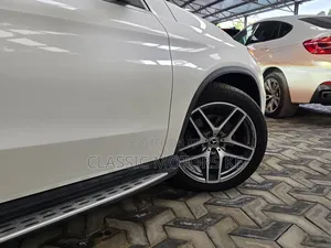 Mercedes-Benz GLE-Class GLE 350d 4MATIC 2019 White