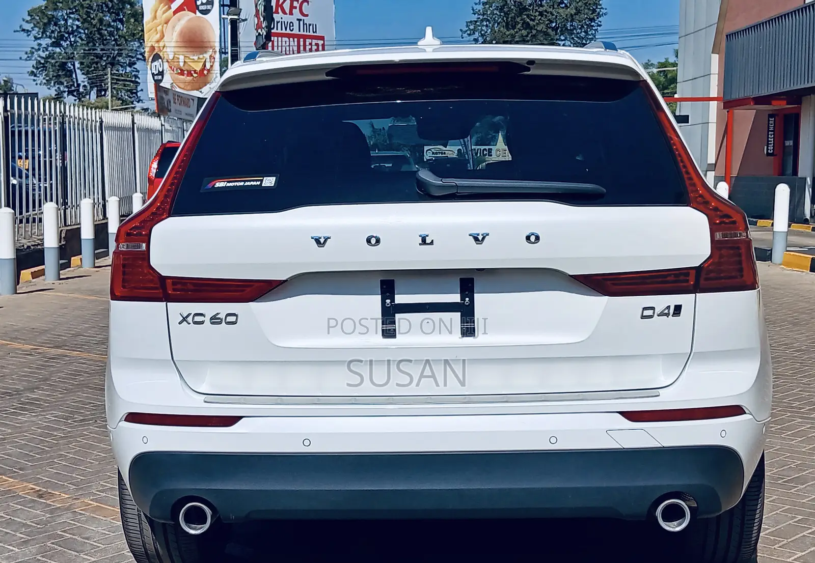 Volvo XC60 T5 Momentum AWD 2018 White