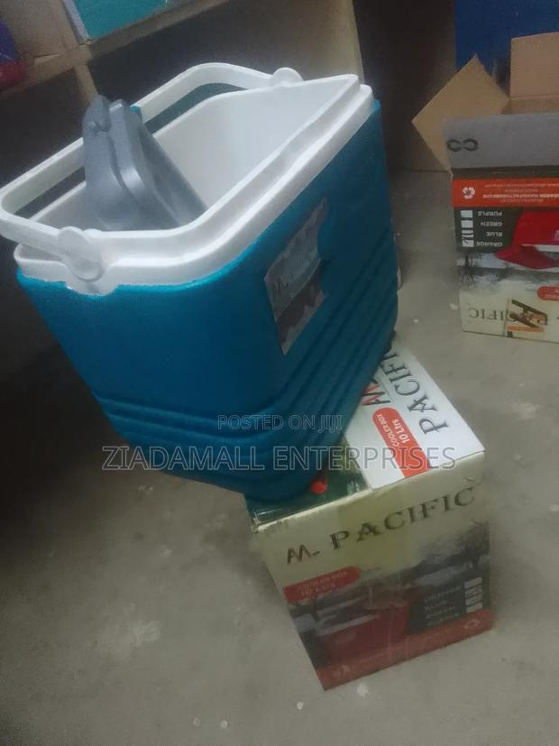Small but Mighty Cooler 
Cooler Box 10 Litres