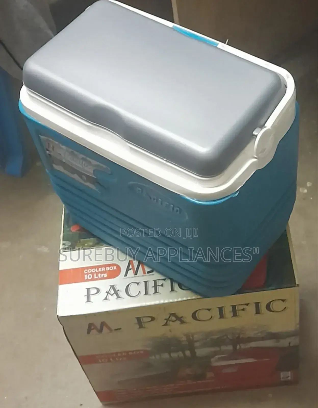 10 Litres M Pacific / Pacific Cooler Box