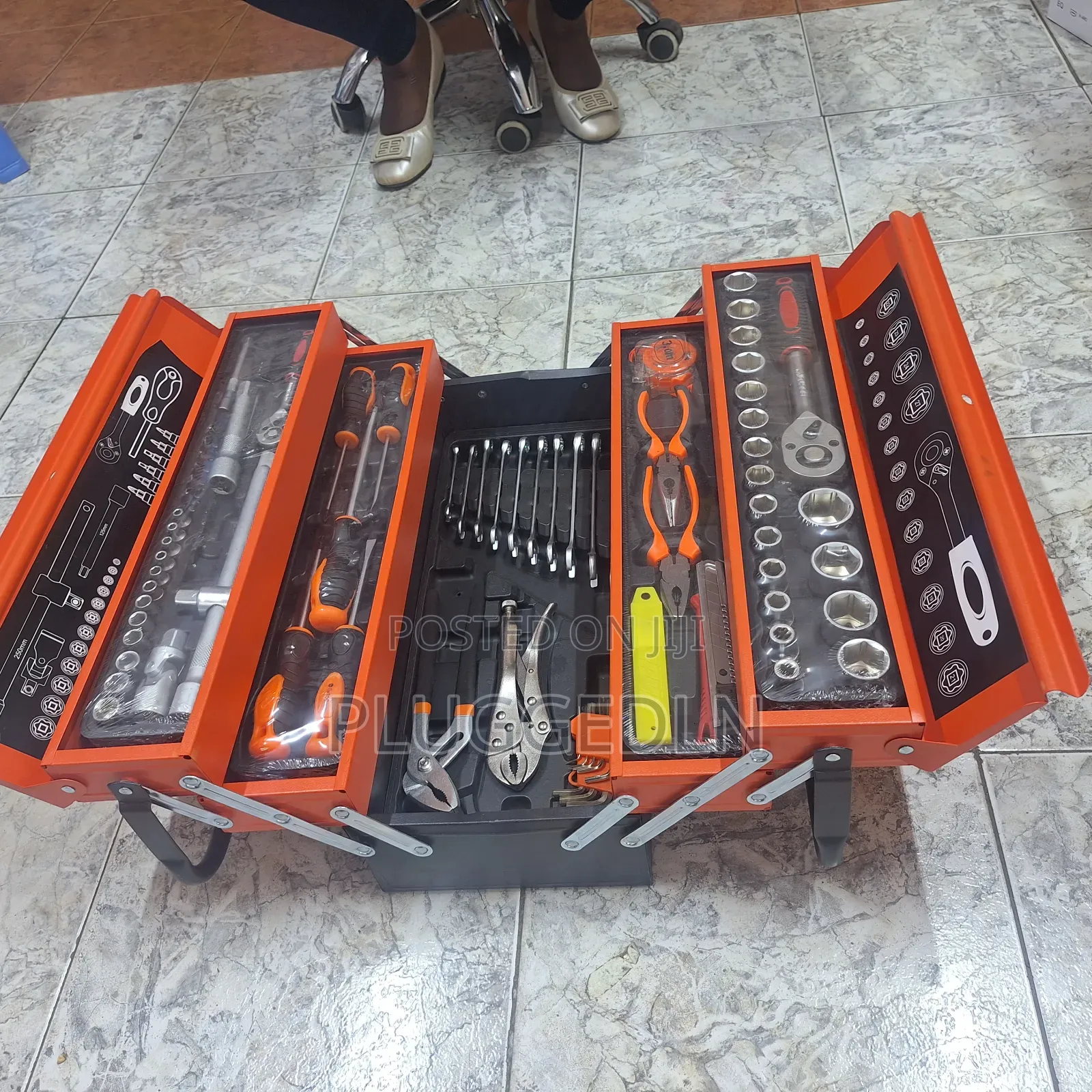 60-Piece Hand Tool Set