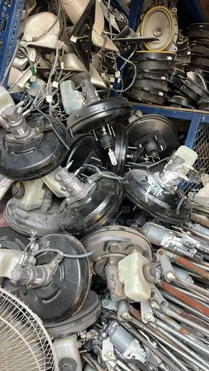 Brake Booster and Master Cylinder Toyota Mark X