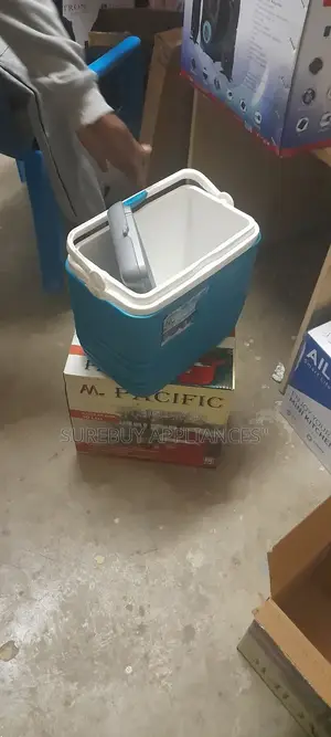 10l Pacific Cooler Box Chiller With Carrying Handle