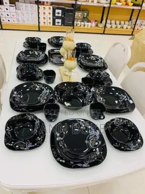 *38 PCS Black Dinner Set 
 6 PCS Dinner Plates11"Inches