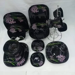 *38 PCS Black Dinner Set 
 6 PCS Dinner Plates11"Inches