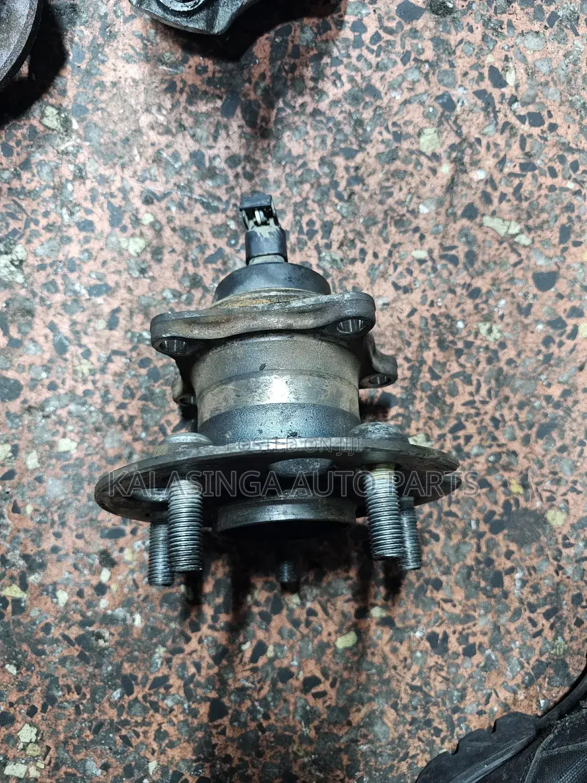 Rear Hub Vitz , Ist ,Raum,Funcargo Rear Hub