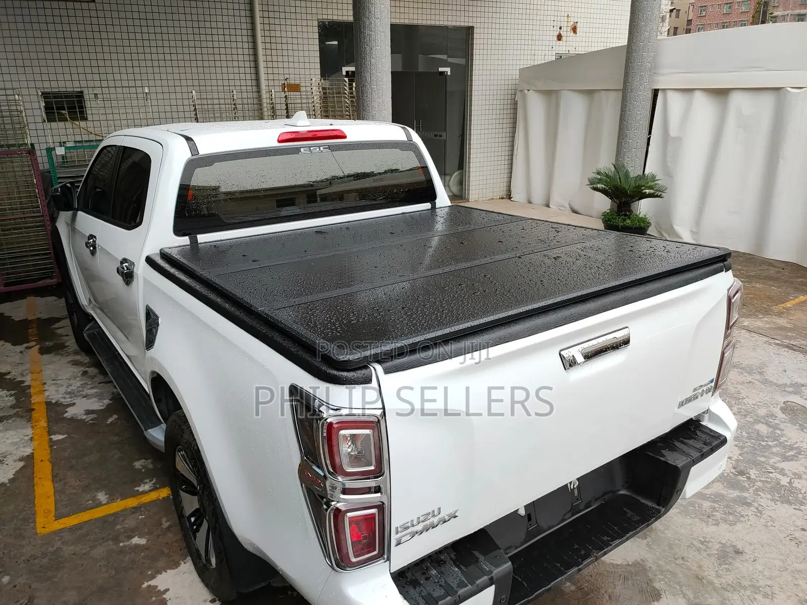 The Hard Tri-Fold Tonneau Cover Is a Premium Bed Cover