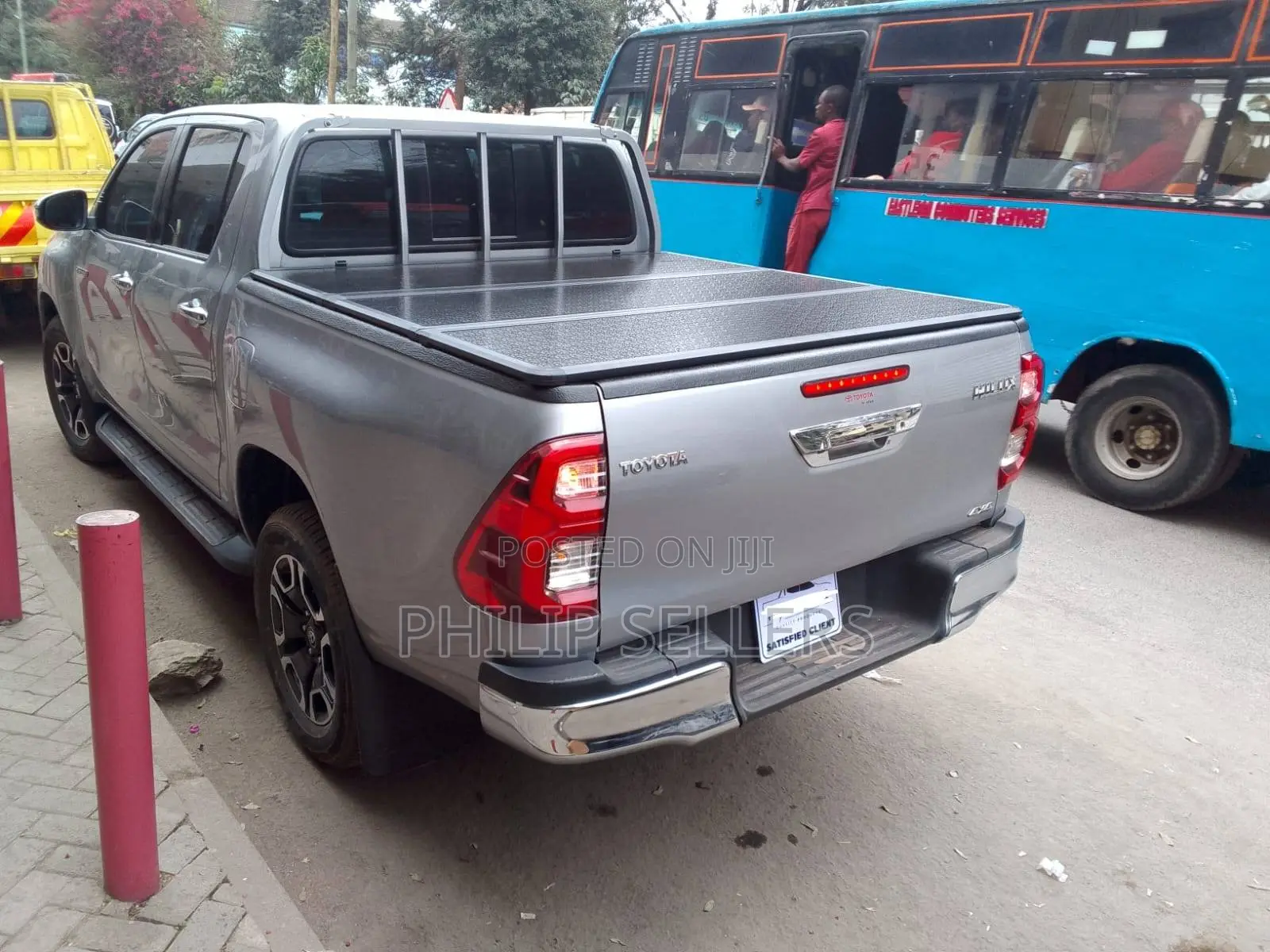 Rough Country Hard Tri-Fold Flip-Up Tonneau Cover