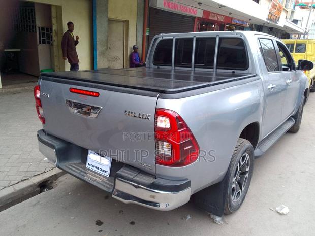 Hard Tonneau Cover
Tri-Fold Flip-Up Design - main view