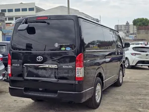 Toyota HiAce 2018 Black