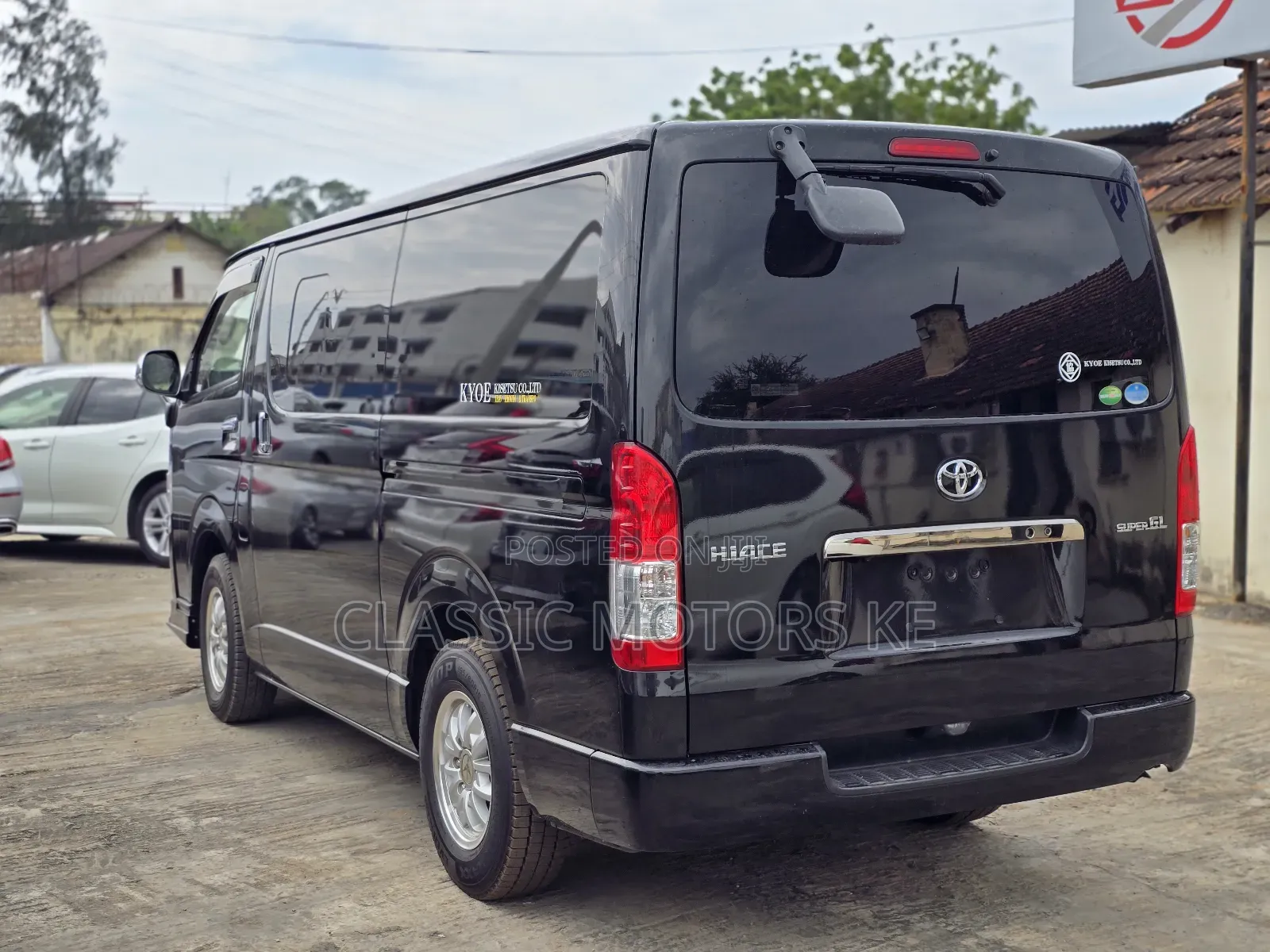 Toyota HiAce 2018 Black