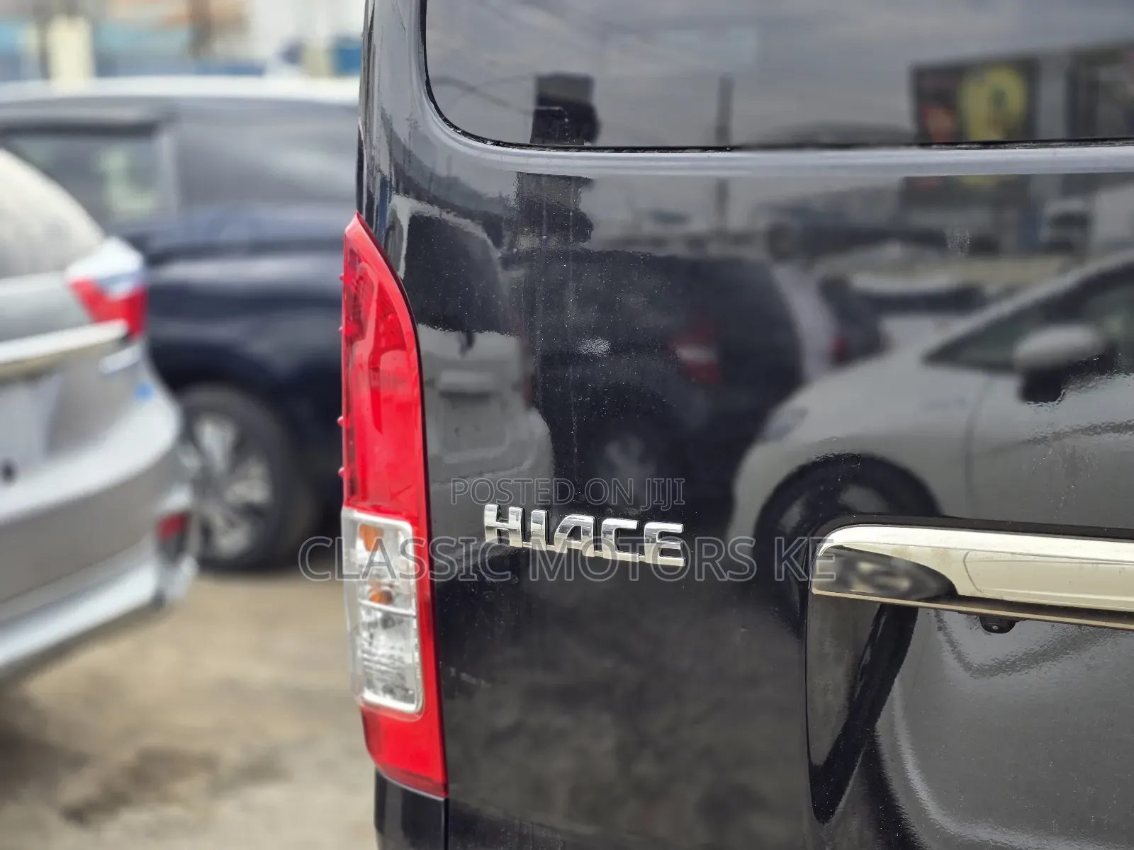 Toyota HiAce 2018 Black