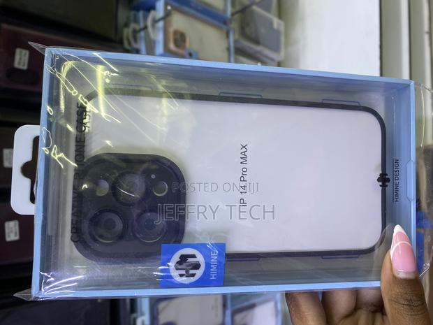 Boqari Center Clear iPhone 14 Pro Max Ase With Blue Border - main view