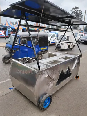 Combined Cooker With a Shade
