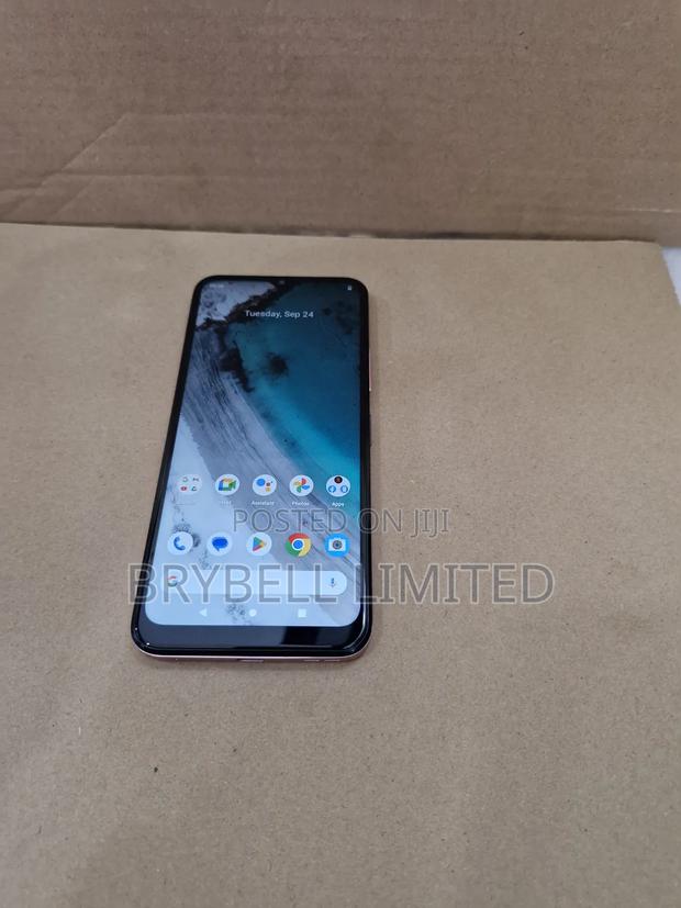 Nokia C32 128 GB Pink - thumbnail 2