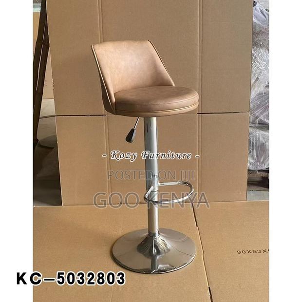 Bar Chairs ; Fabric Counter Stool - thumbnail 4