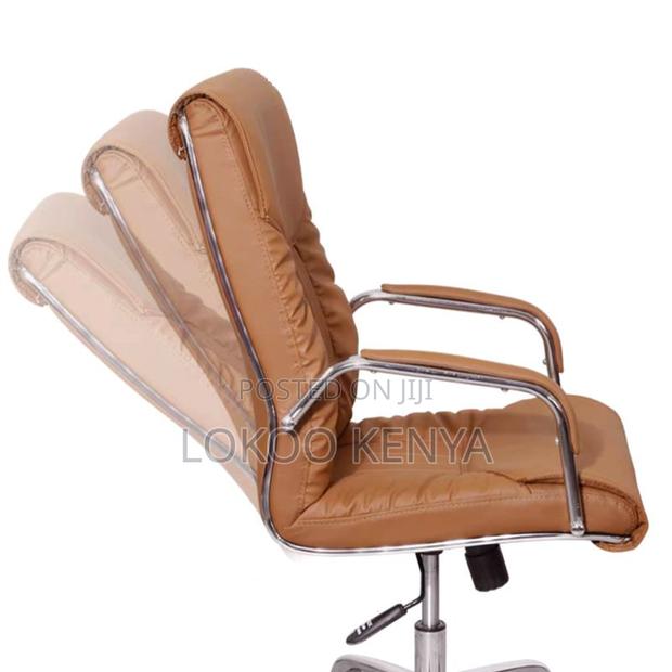 Office Chair : Mobility-Friendly Office Chair - thumbnail 3