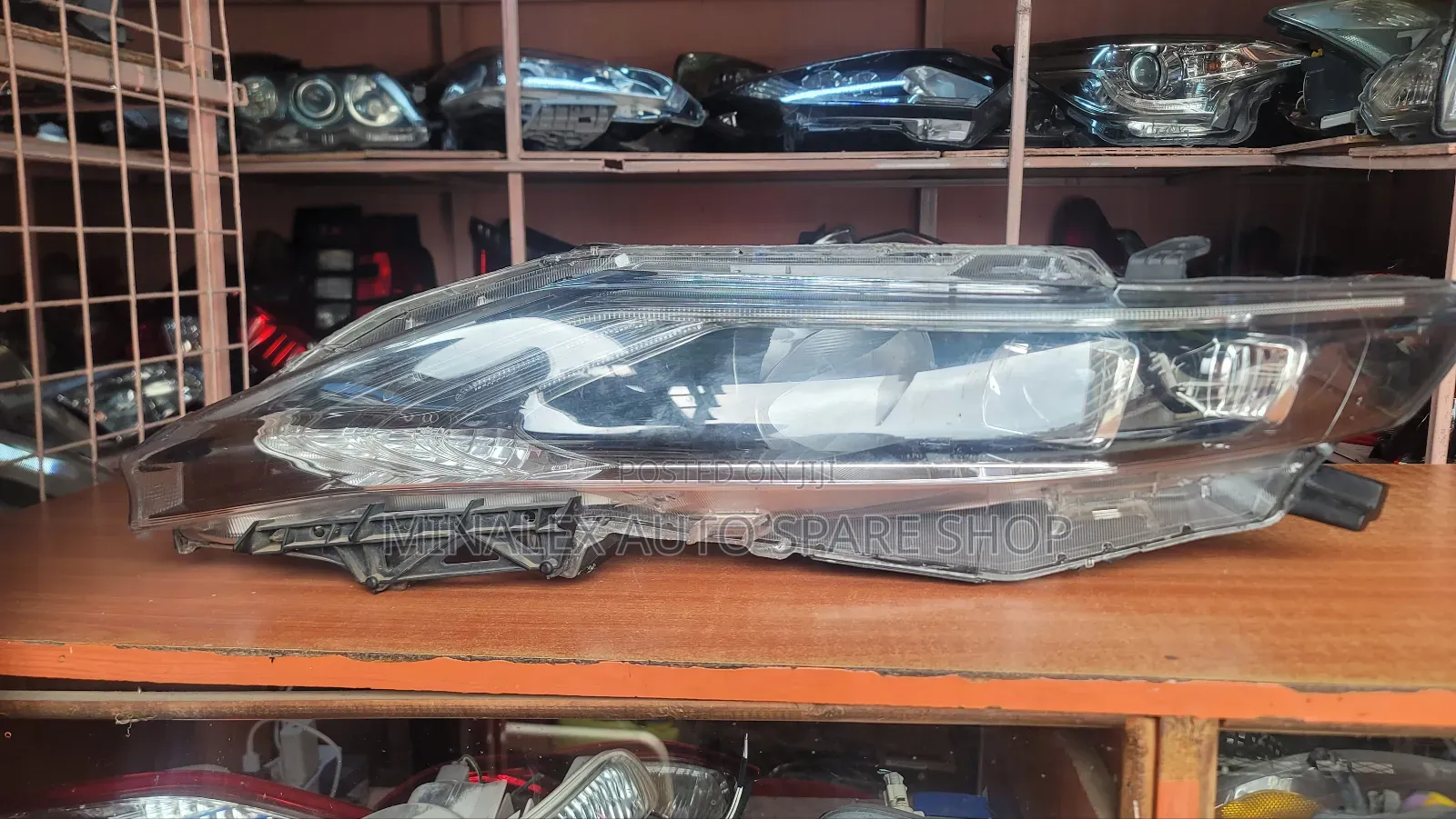 Headlight Hurriar New Model Complete Synon  L Side