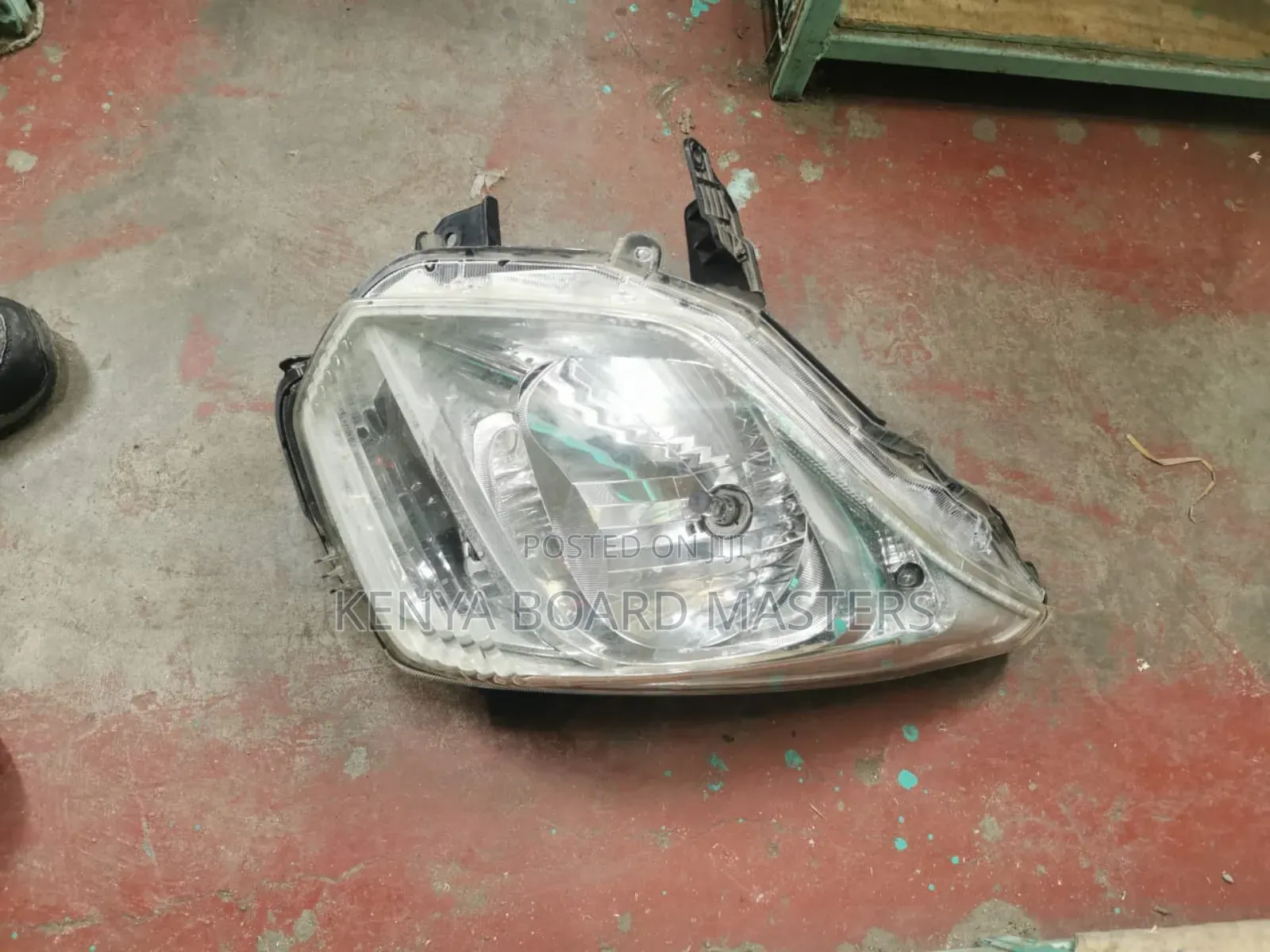 Wagor R 2008 -2010/Mazda Flair
Headlight