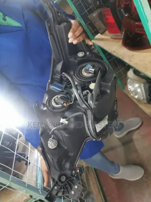 Toyota Spade Non Zenon Headlight
