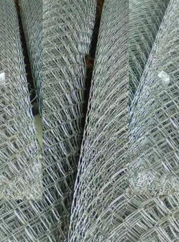 Galvanized Chain Link, 2.0mm, 14g, 80x80 5ft Height - main view