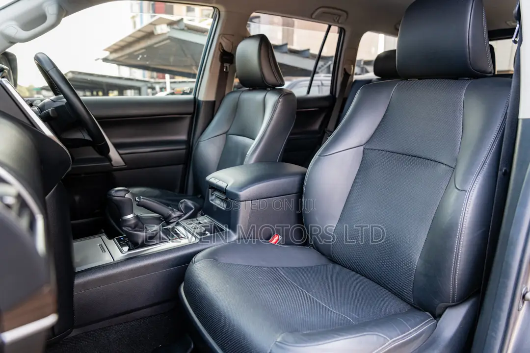 Toyota Land Cruiser Prado 2019 Gray