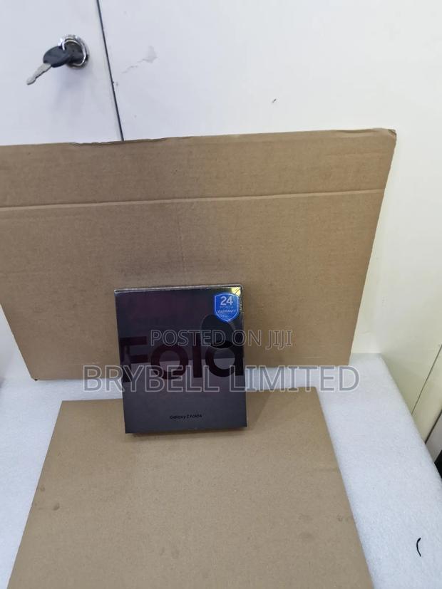 New Samsung Galaxy Z Fold4 512 GB Black - thumbnail 3