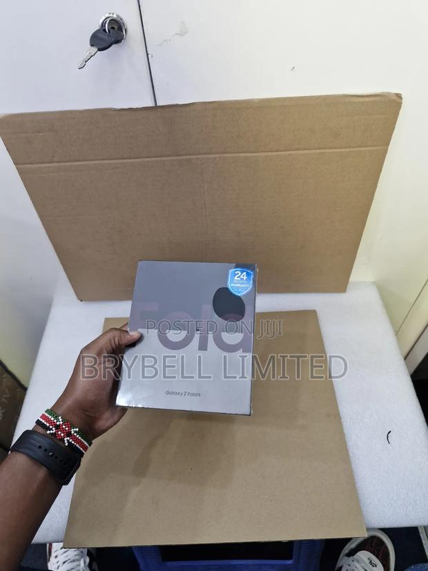 New Samsung Galaxy Z Fold4 512 GB Black - thumbnail 4