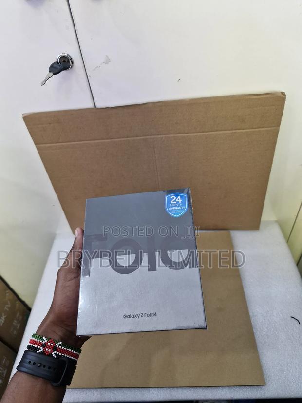 New Samsung Galaxy Z Fold4 512 GB Black - main view