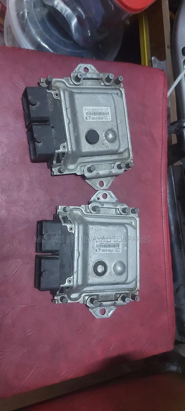 Engine Control Unit Suzuki 