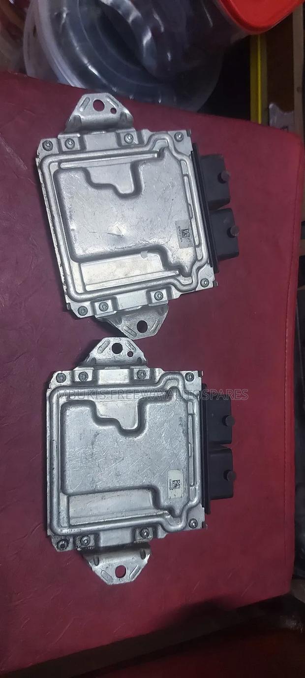 Engine Control Unit Suzuki  - thumbnail 3